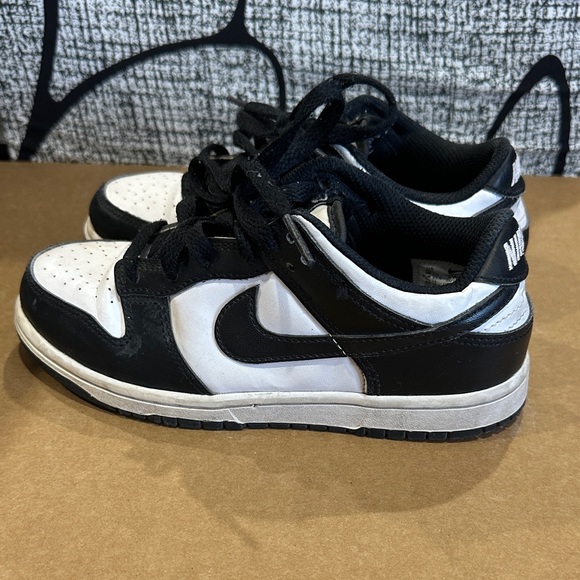 Nike Kids Black and White Sneakers - Picture 3 of 6